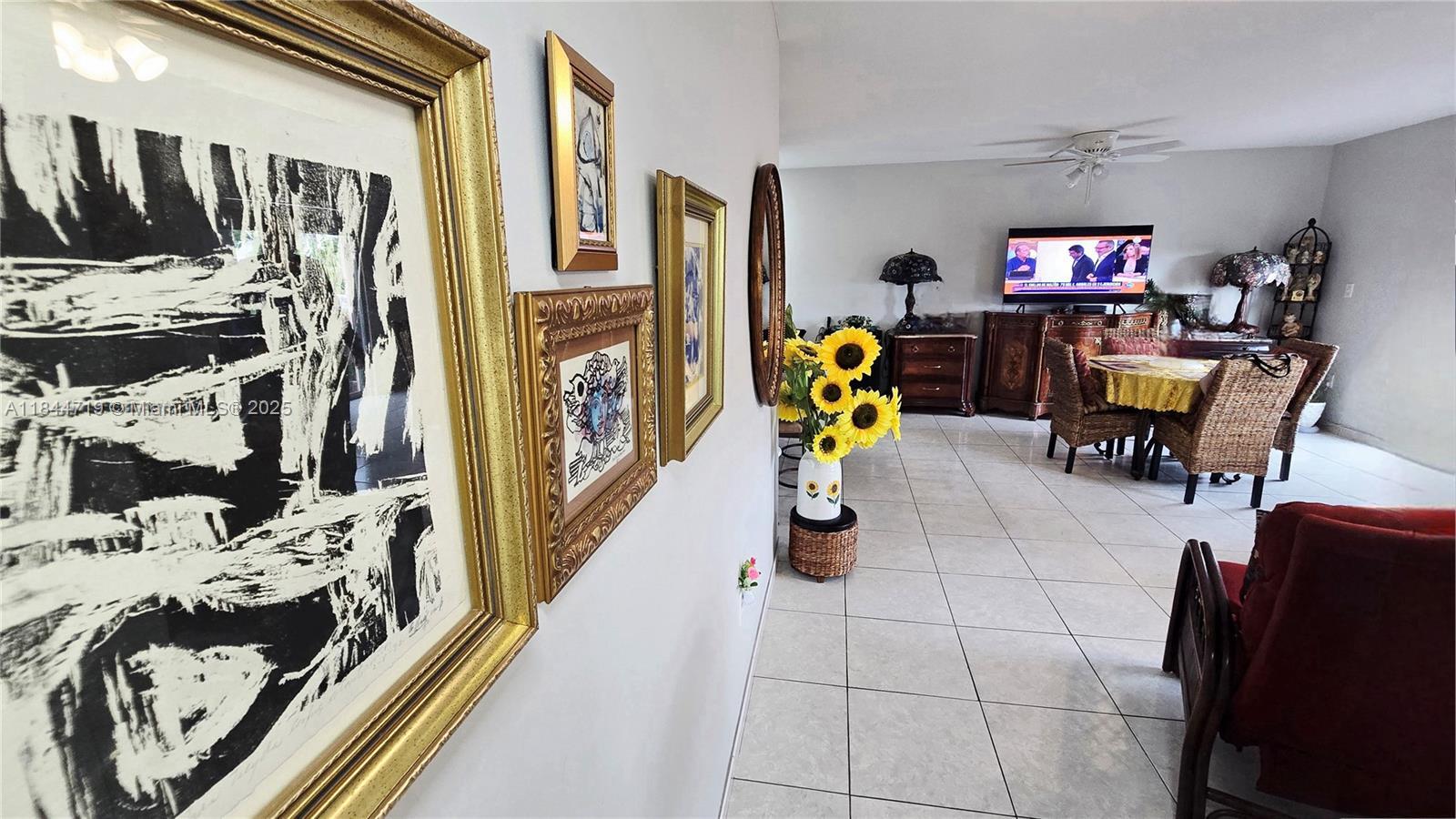 Property Photo:  1 Alhambra Cir 501  FL 33134 