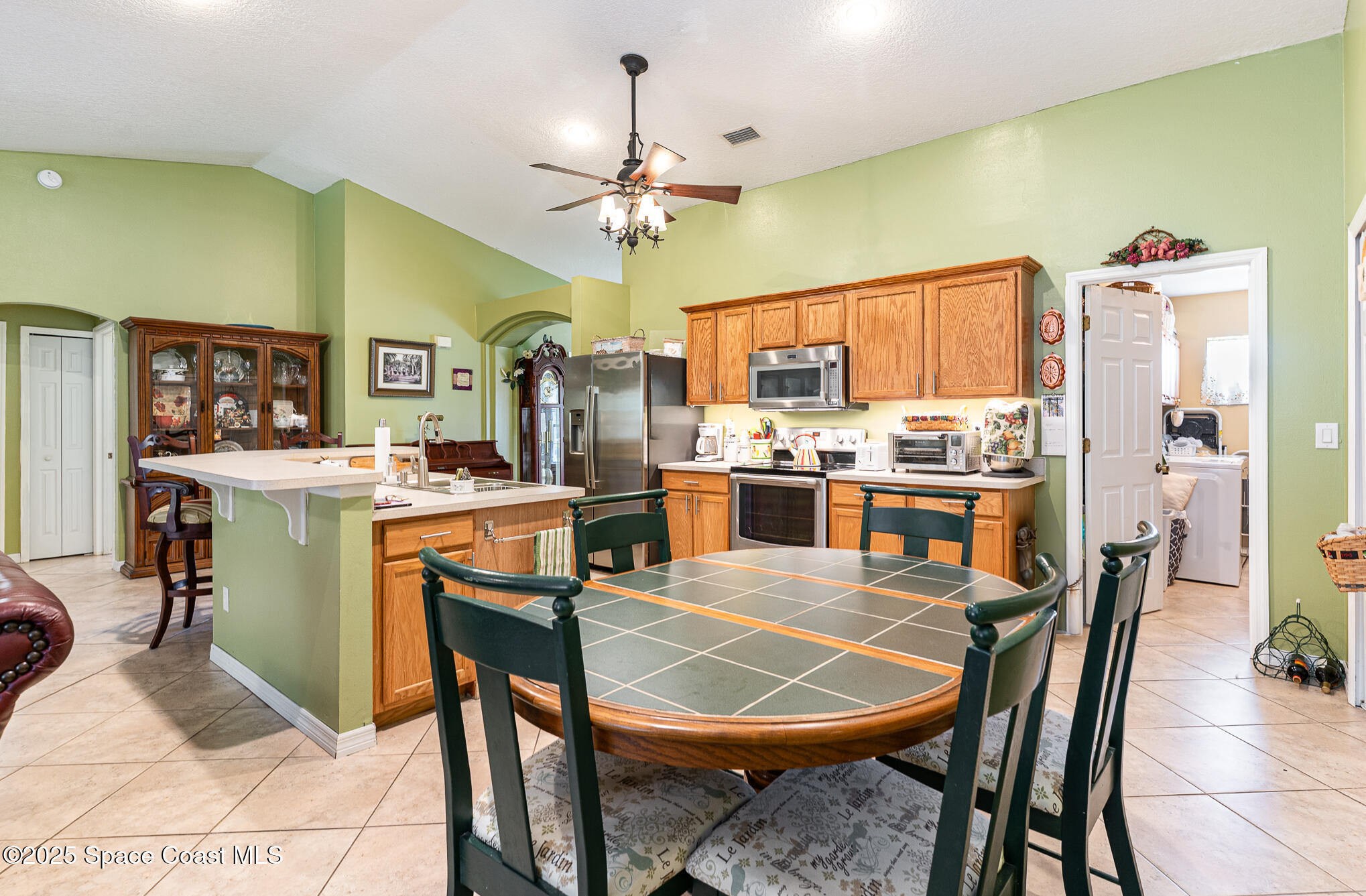 Property Photo: 2953 Lakeland Avenue FL 32908