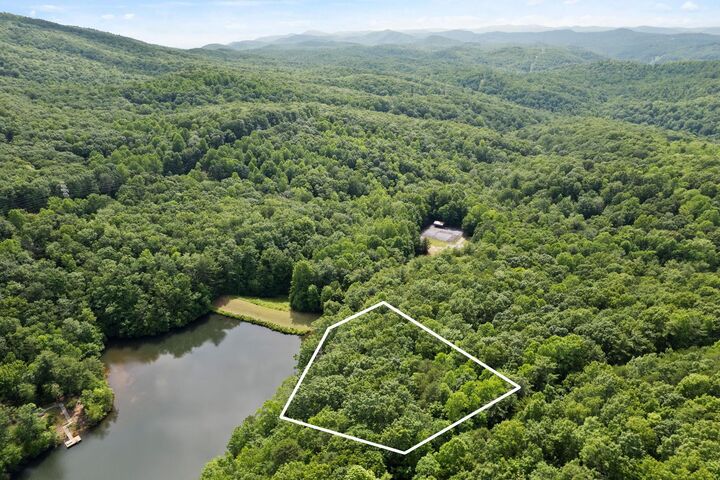 Property Photo:  430 Lakeview Drive ***  NC 28773 