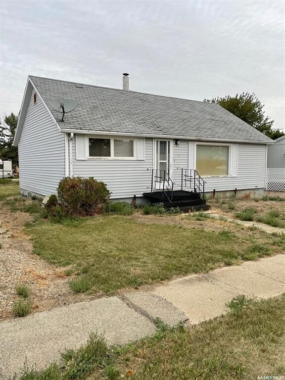 107 3rd Avenue W  Elrose SK S0L 0Z0 photo