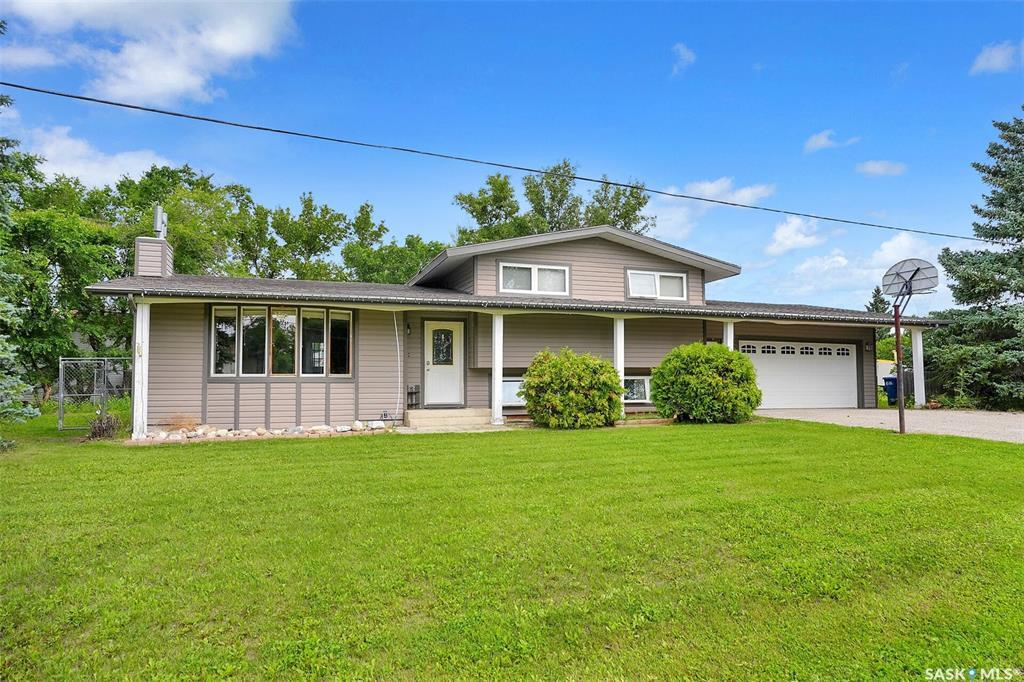 Property Photo:  100 Centre Street  SK S0H 0S0 