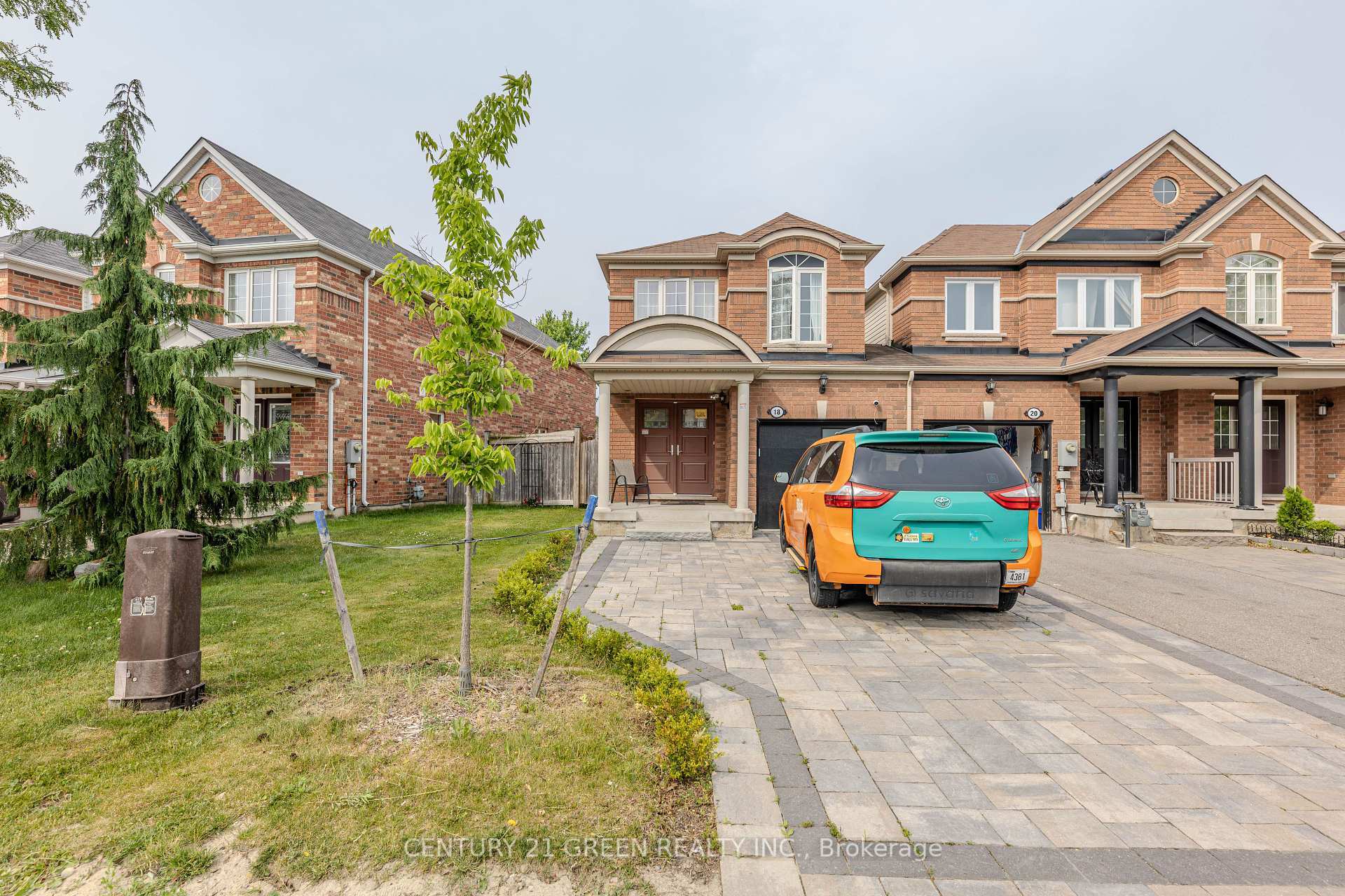 Property Photo: 18 Summit Drive ON L4H 0K2