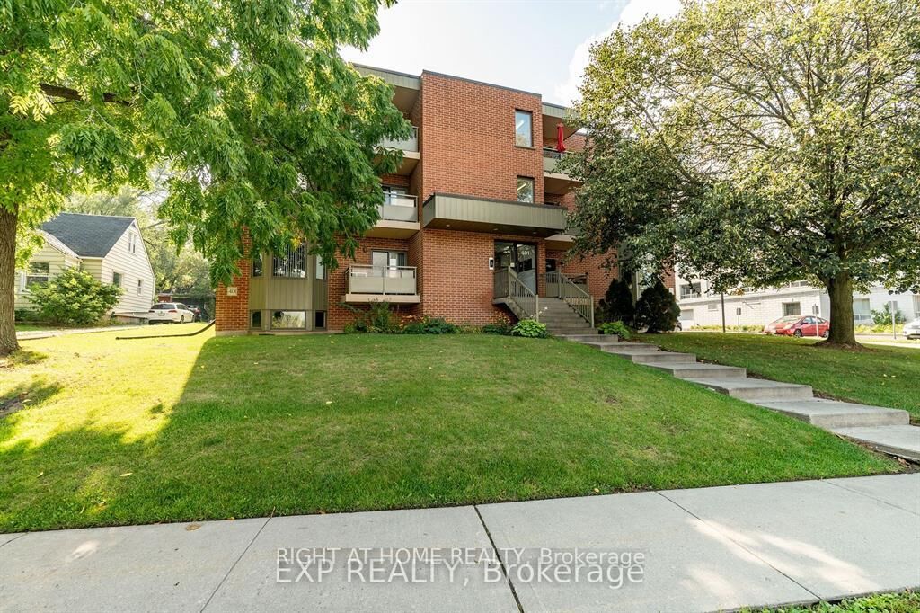 Photo de la propriété:  401 Erb Street W 101  ON N2L 1W7 