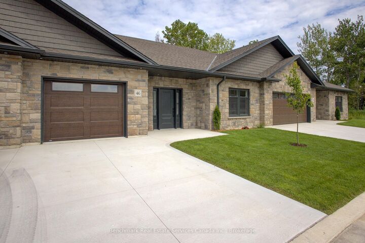 Property Photo:  1182 Queen Street 32  ON N2Z 1G4 
