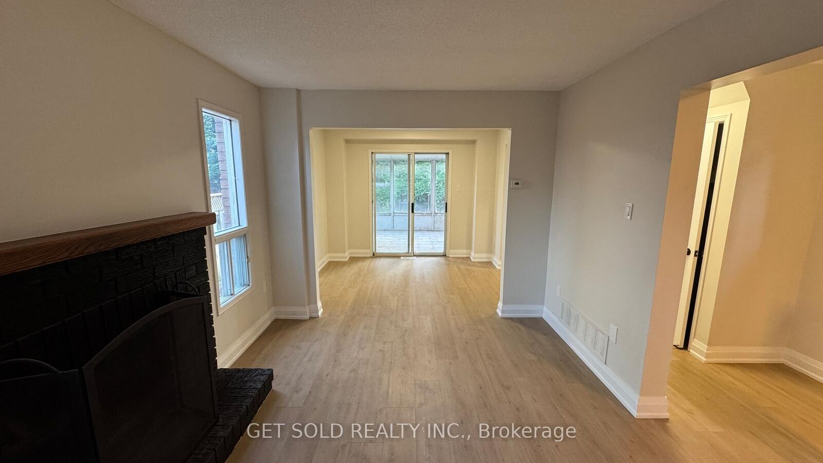 Property Photo: 232 Kozlov Street ON L4N 7H6