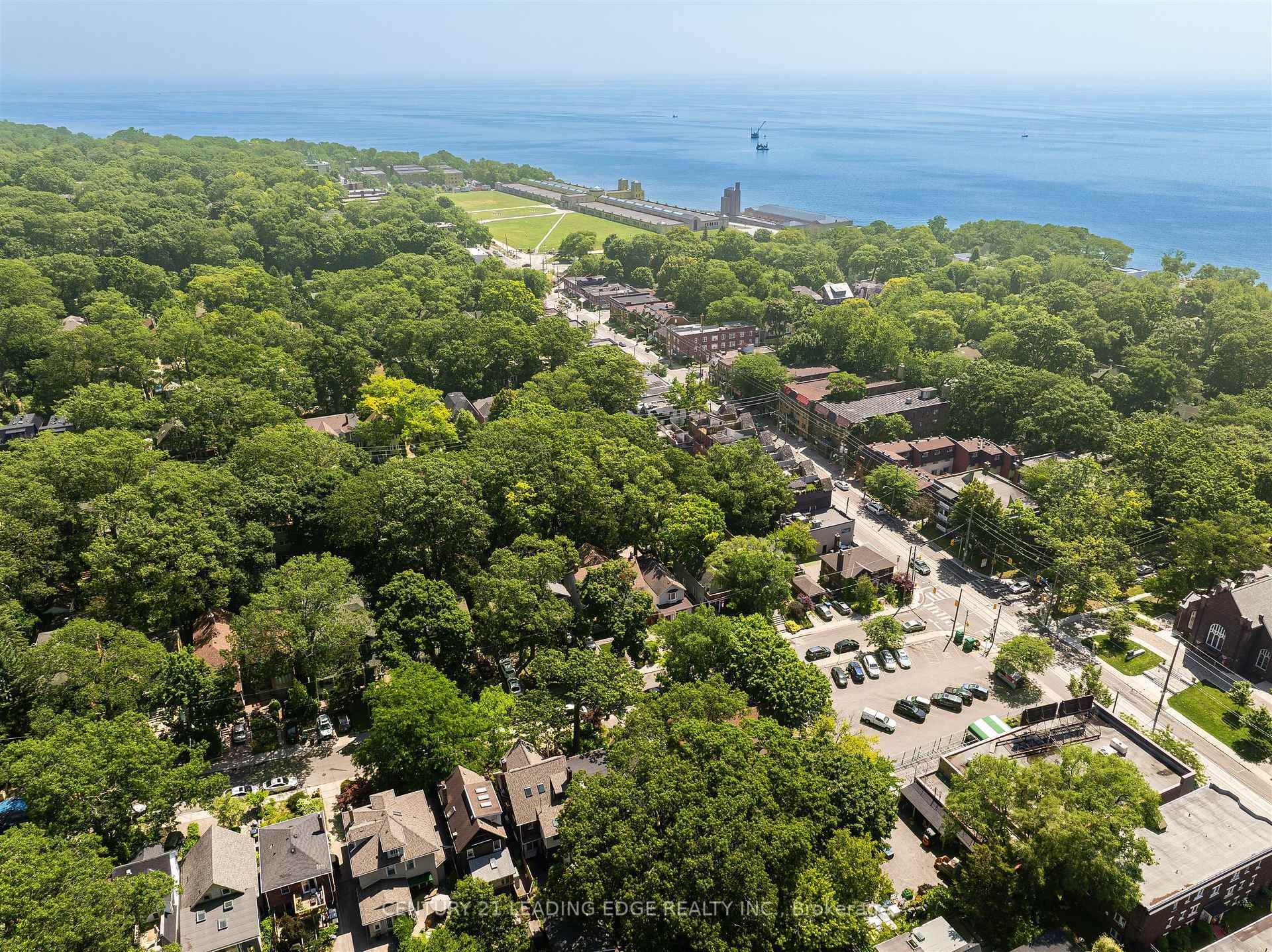 Photo de la propriété: 101 Silver Birch Avenue ON M4E 3L3