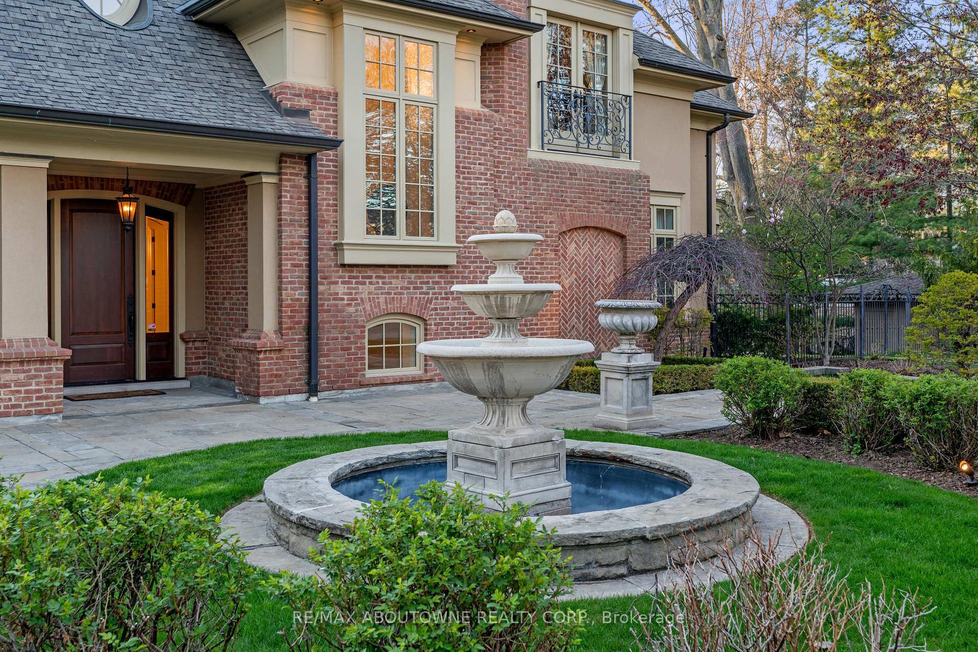 Property Photo: 1081 Argyle Drive ON L6J 1A9