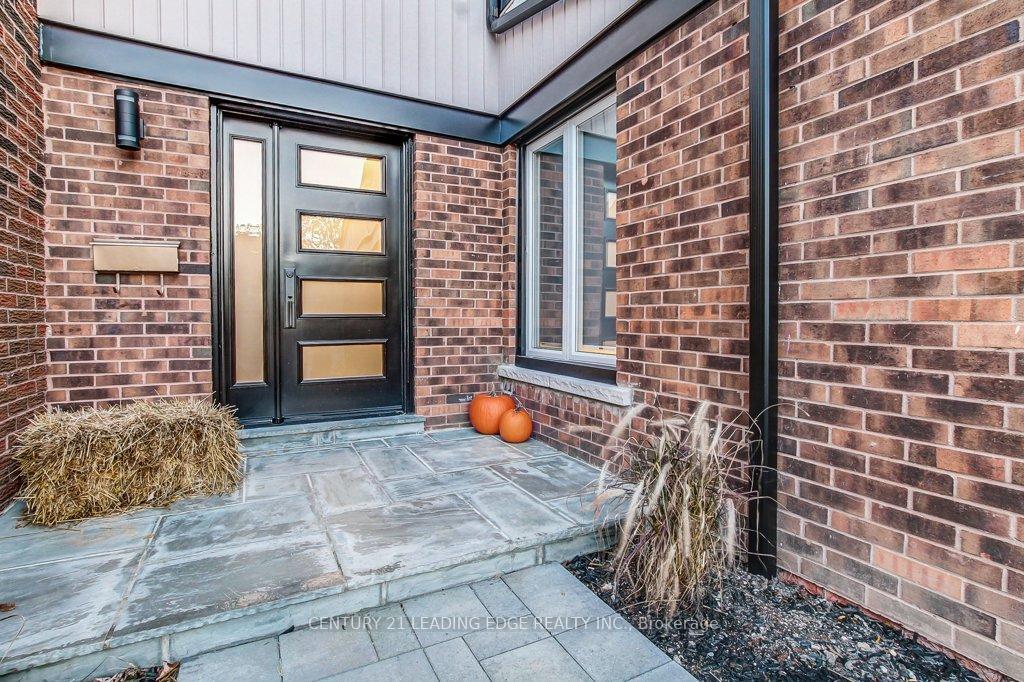 Property Photo: 3501 Ash Row Crescent ON L5L 1K3