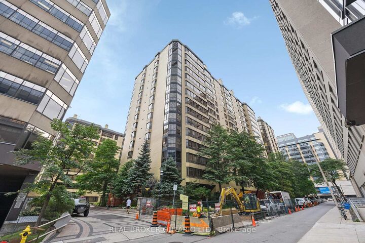 Property Photo: 280 Simcoe Street 206A ON M5T 2Y5