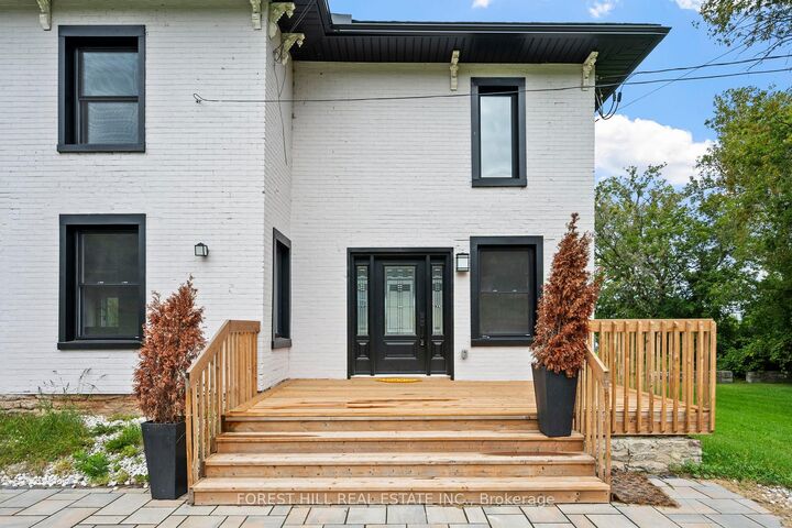 Property Photo:  2242 County Road 3 N/A  ON K0K 1L0 
