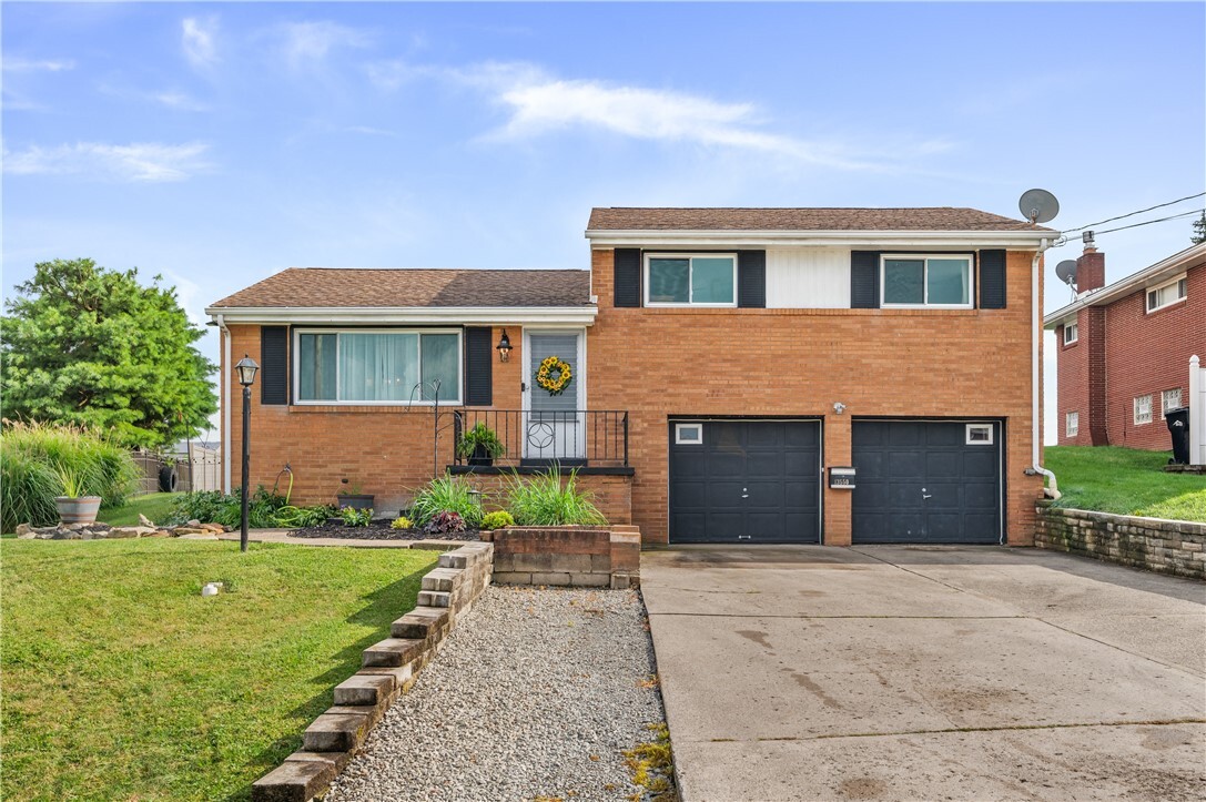 Property Photo: 13550 Ann Dr PA 15642