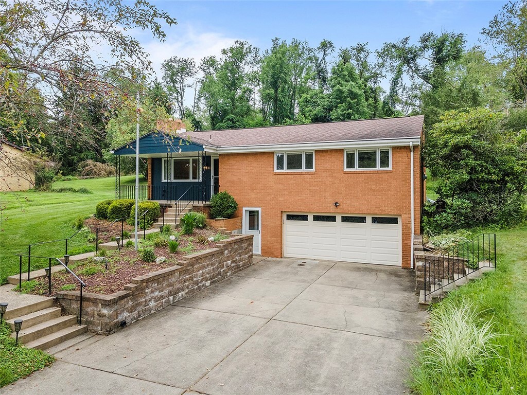 Property Photo:  3166 Morningside Dr  PA 15101 