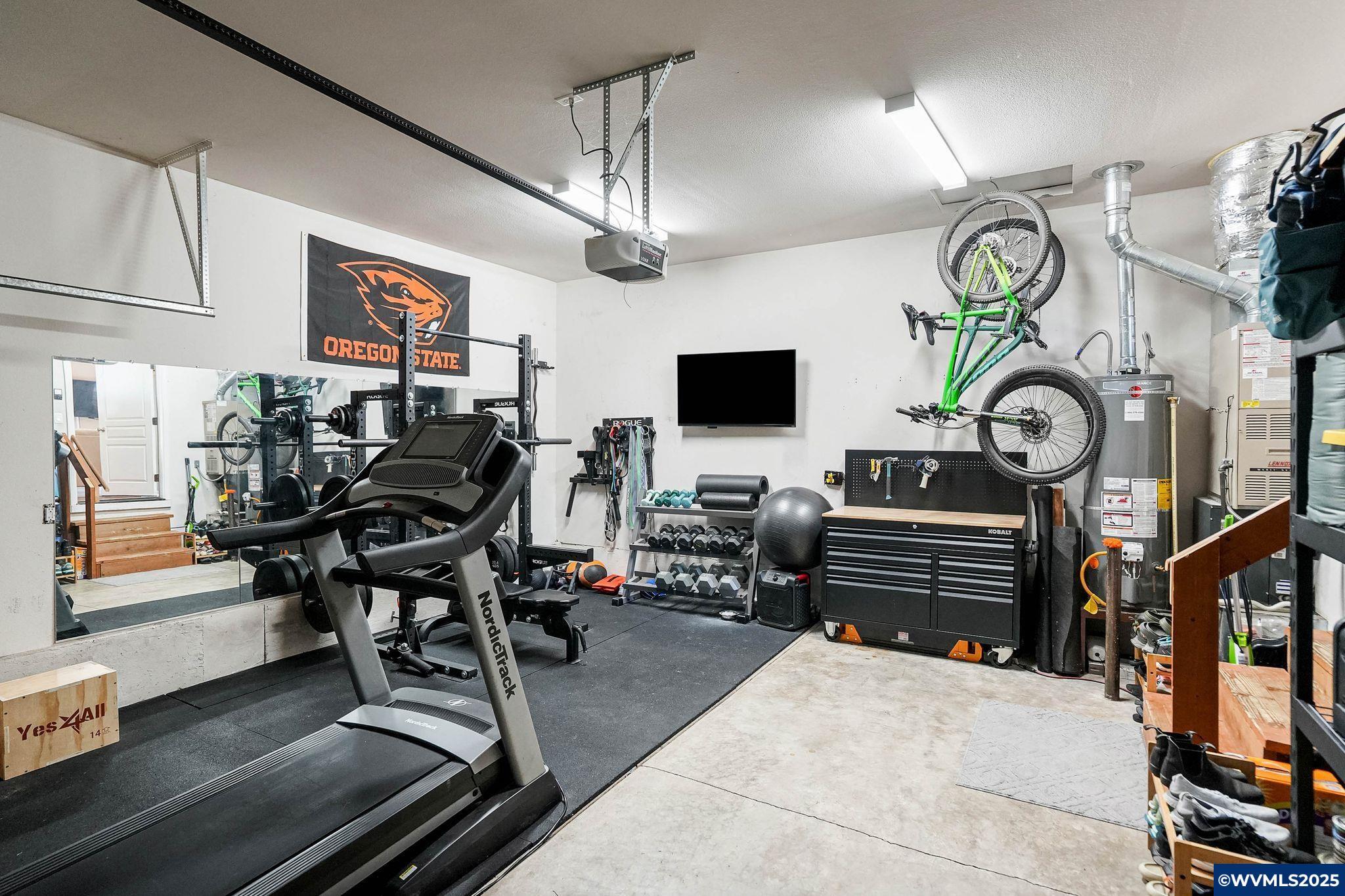 Property Photo: 1414 S 6 St OR 97351