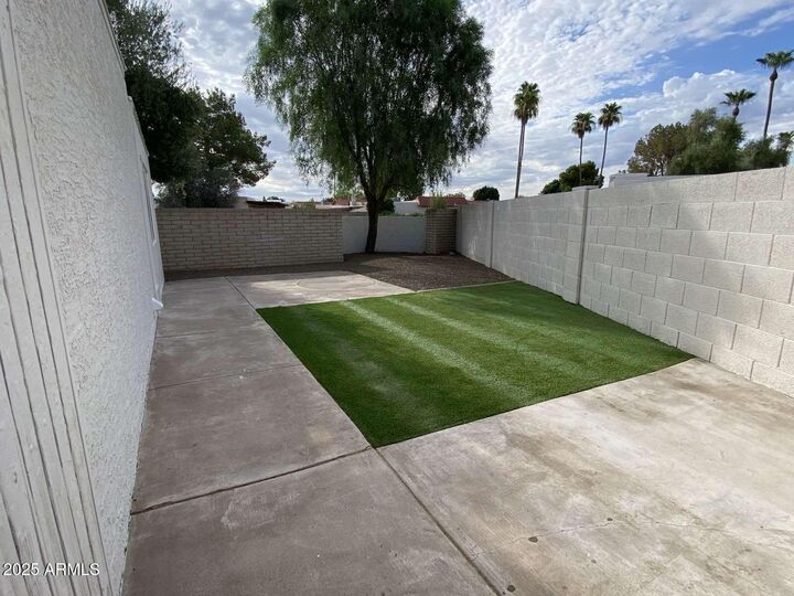 Property Photo:  851 E Michelle Drive  AZ 85022 