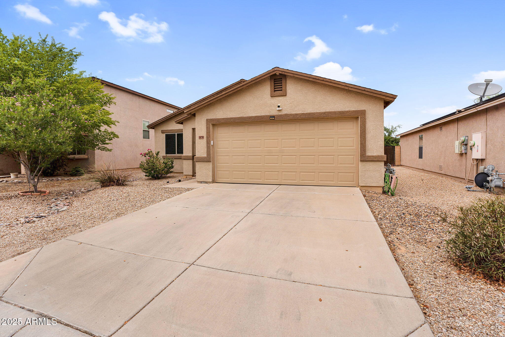 Property Photo: 1870 E Cowboy Cove Trail AZ 85143
