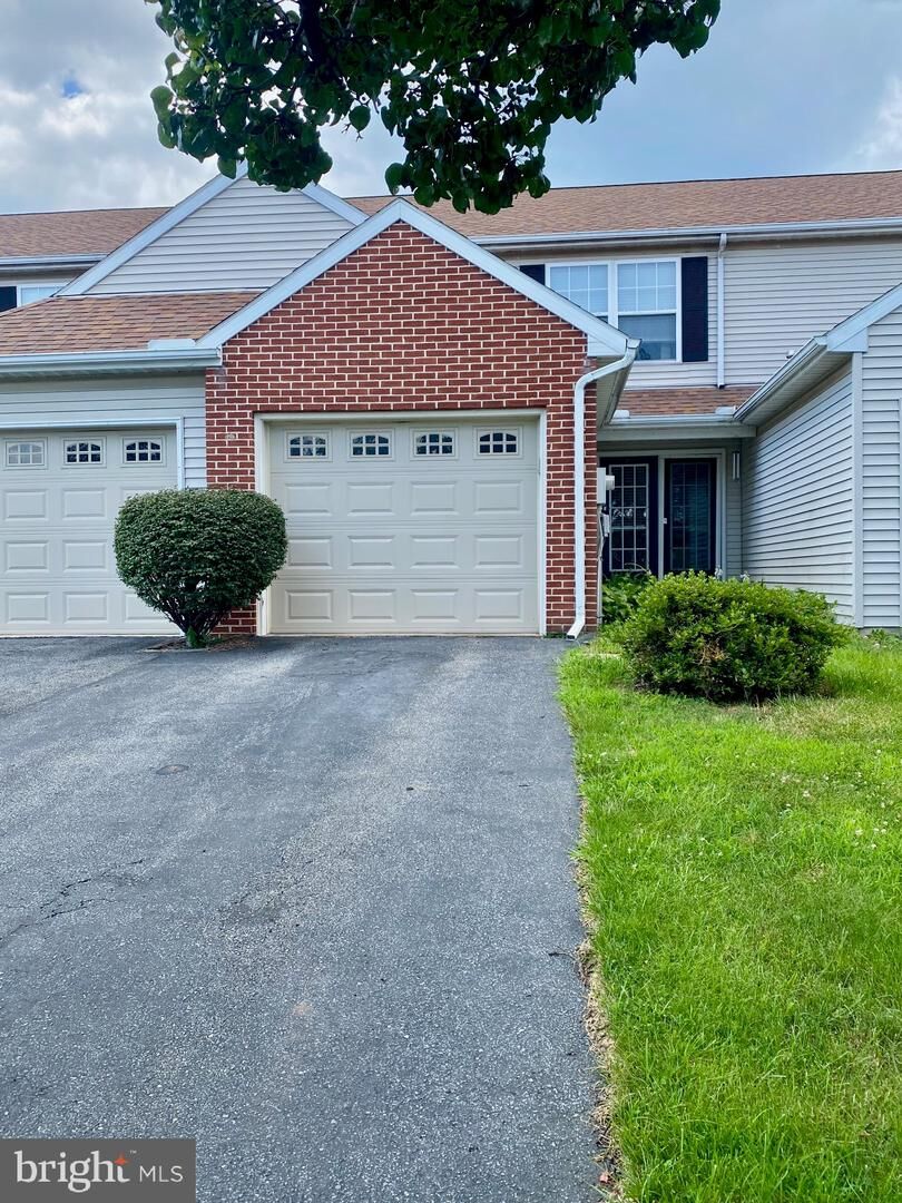 Property Photo:  727 Hawk Ridge Drive  PA 19526 