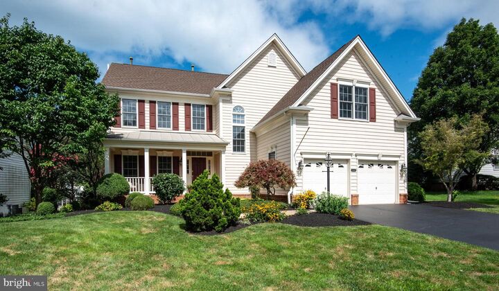 Property Photo: 15136 Golf View Drive VA 20169