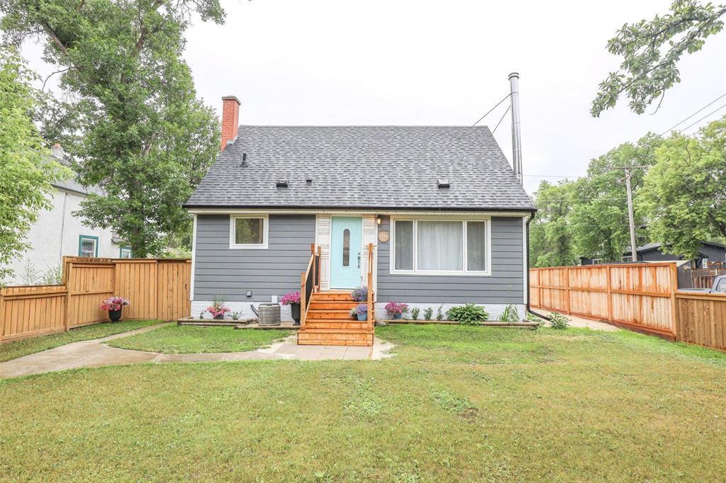 106 St Vital Road  Winnipeg MB R2M 1Z5 photo