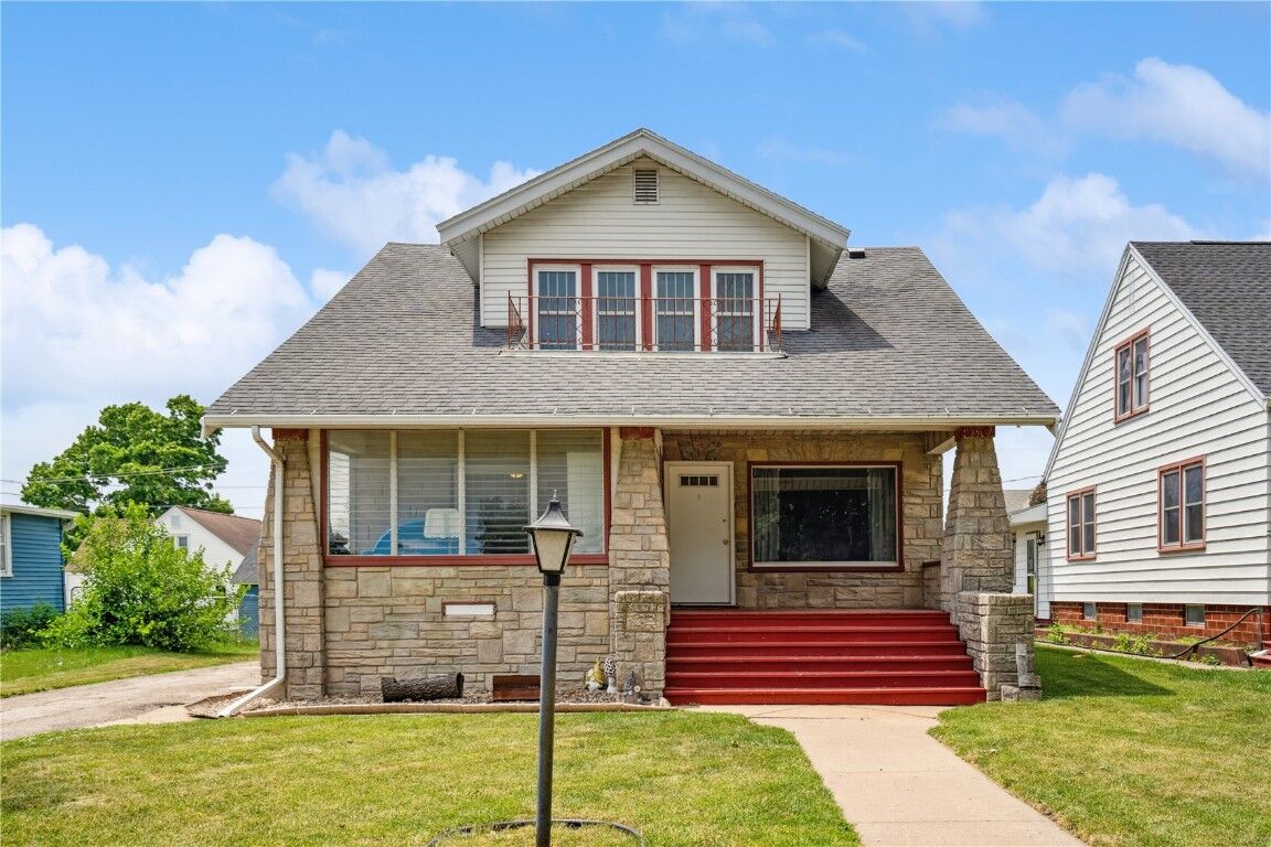 Property Photo: 95 3rd Avenue IA 52249
