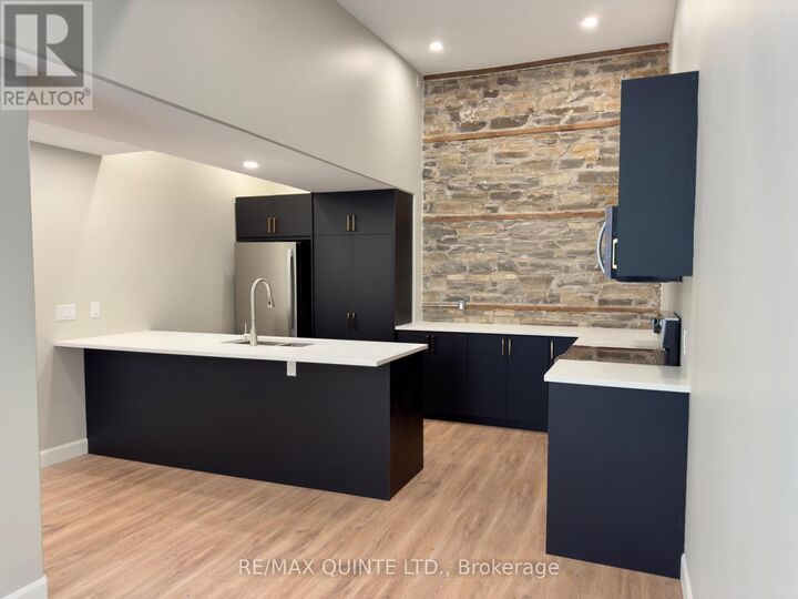 Property Photo: 330 Victoria Street 3 ON K0K 3J0