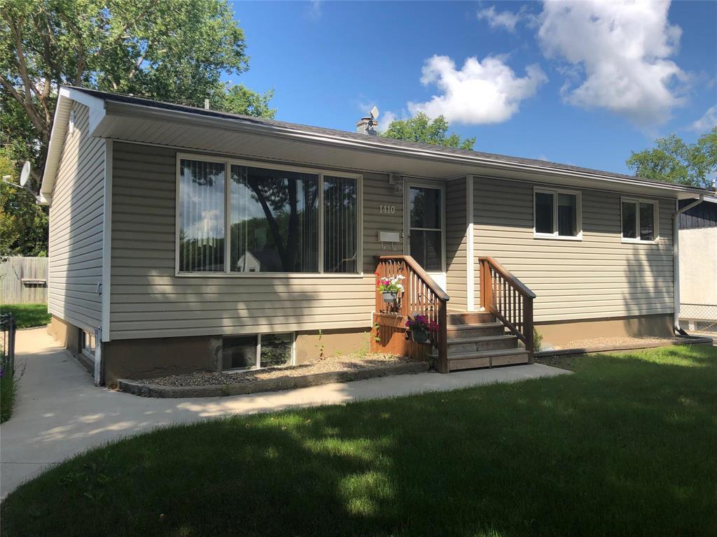 Property Photo: 1410 6th Street MB R7A 3R9