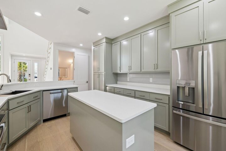 Property Photo:  2035 W Hewett Road  FL 32459 
