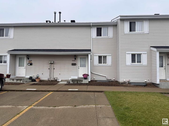 11484 139 Avenue NW  Edmonton AB T5X 3L4 photo