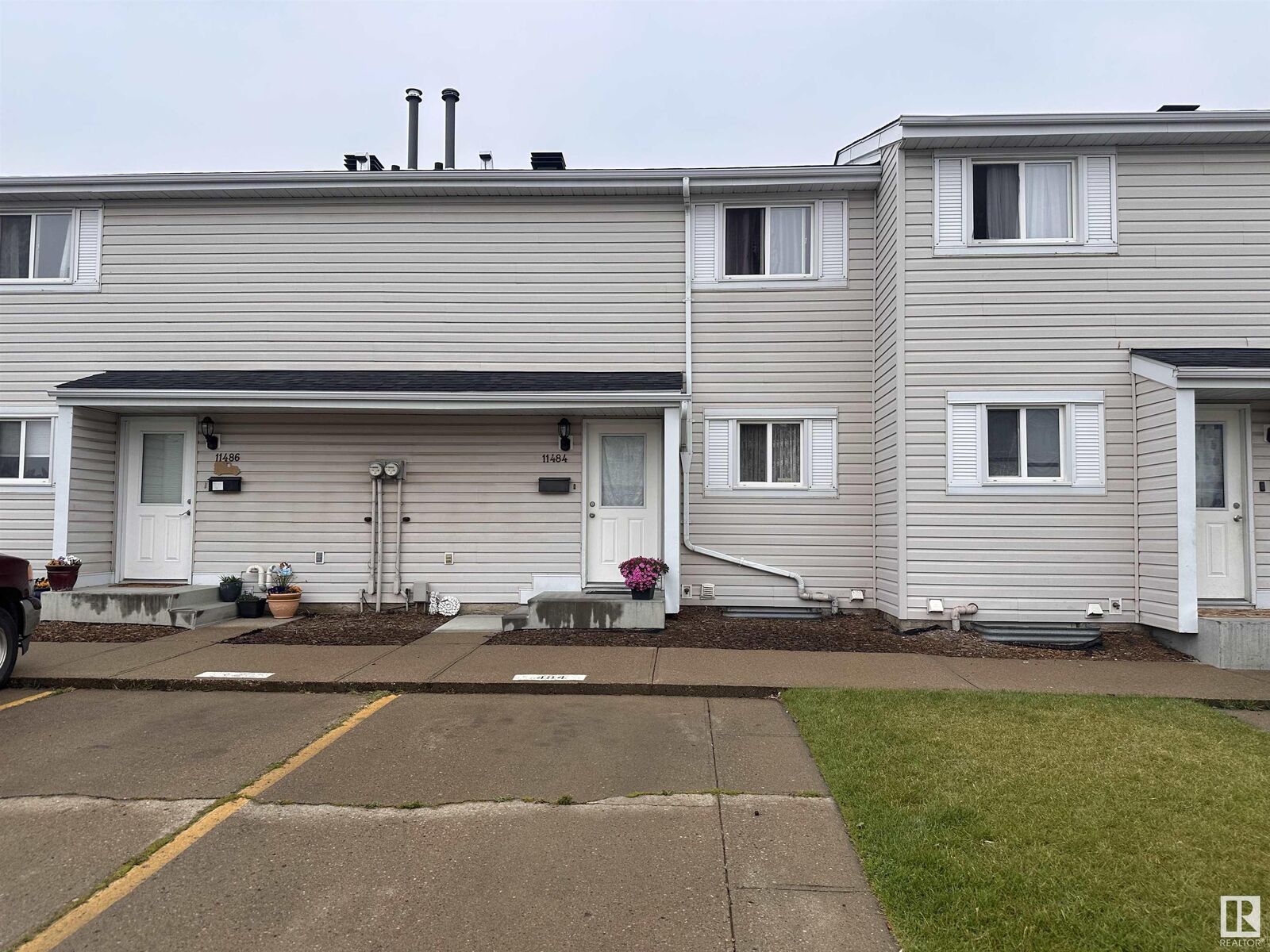 Photo de la propriété: 11484 139 Avenue NW AB T5X 3L4