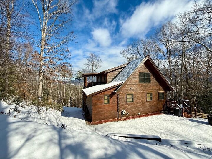 Property Photo: 6341 W W Laurel Lane GA 30582
