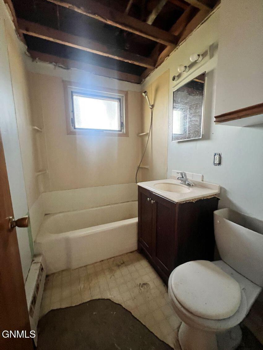 Property Photo: 2047 4th Street NW ND 58703