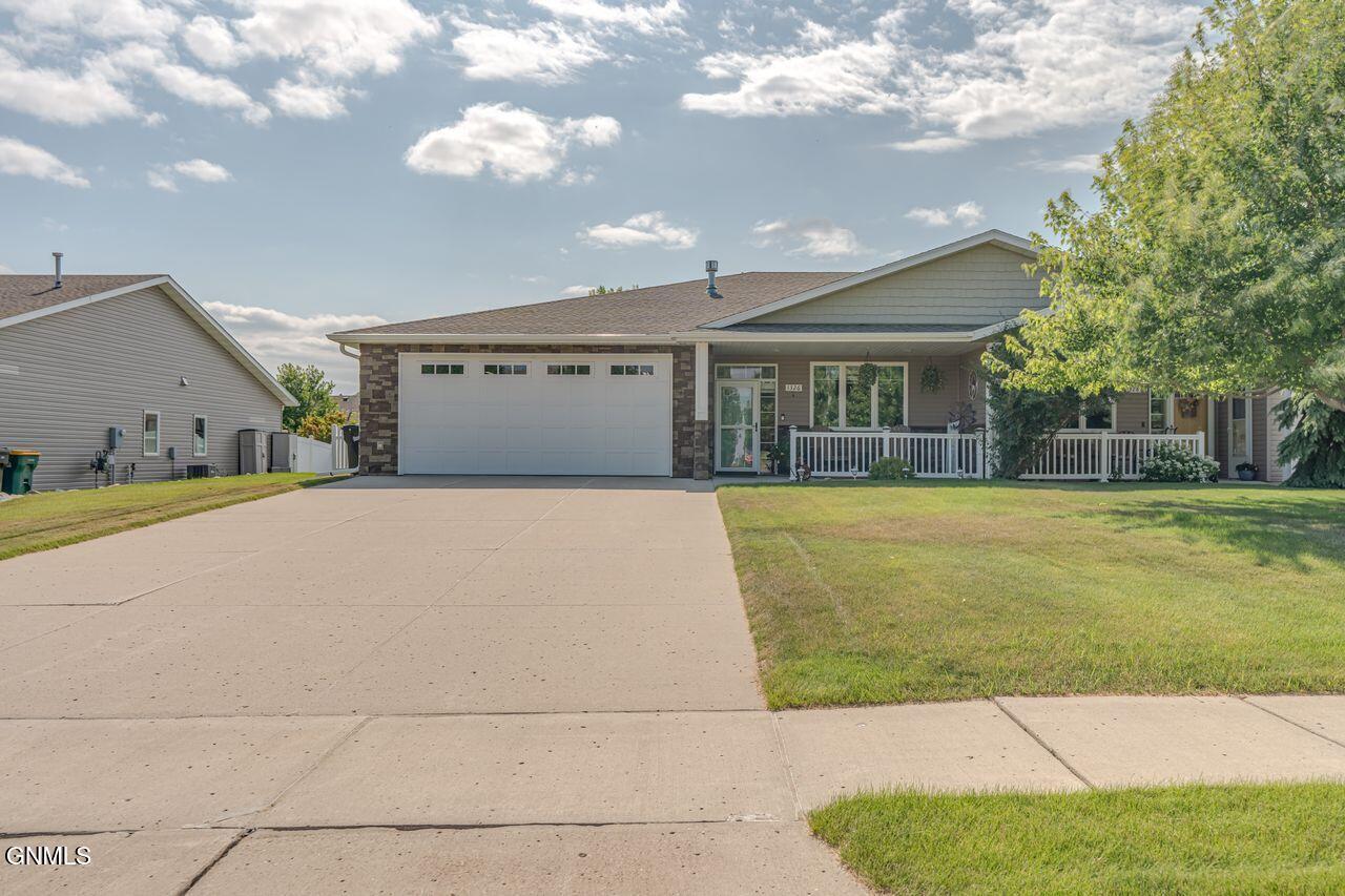 1326 N 35th Street  Bismarck ND 58501 photo