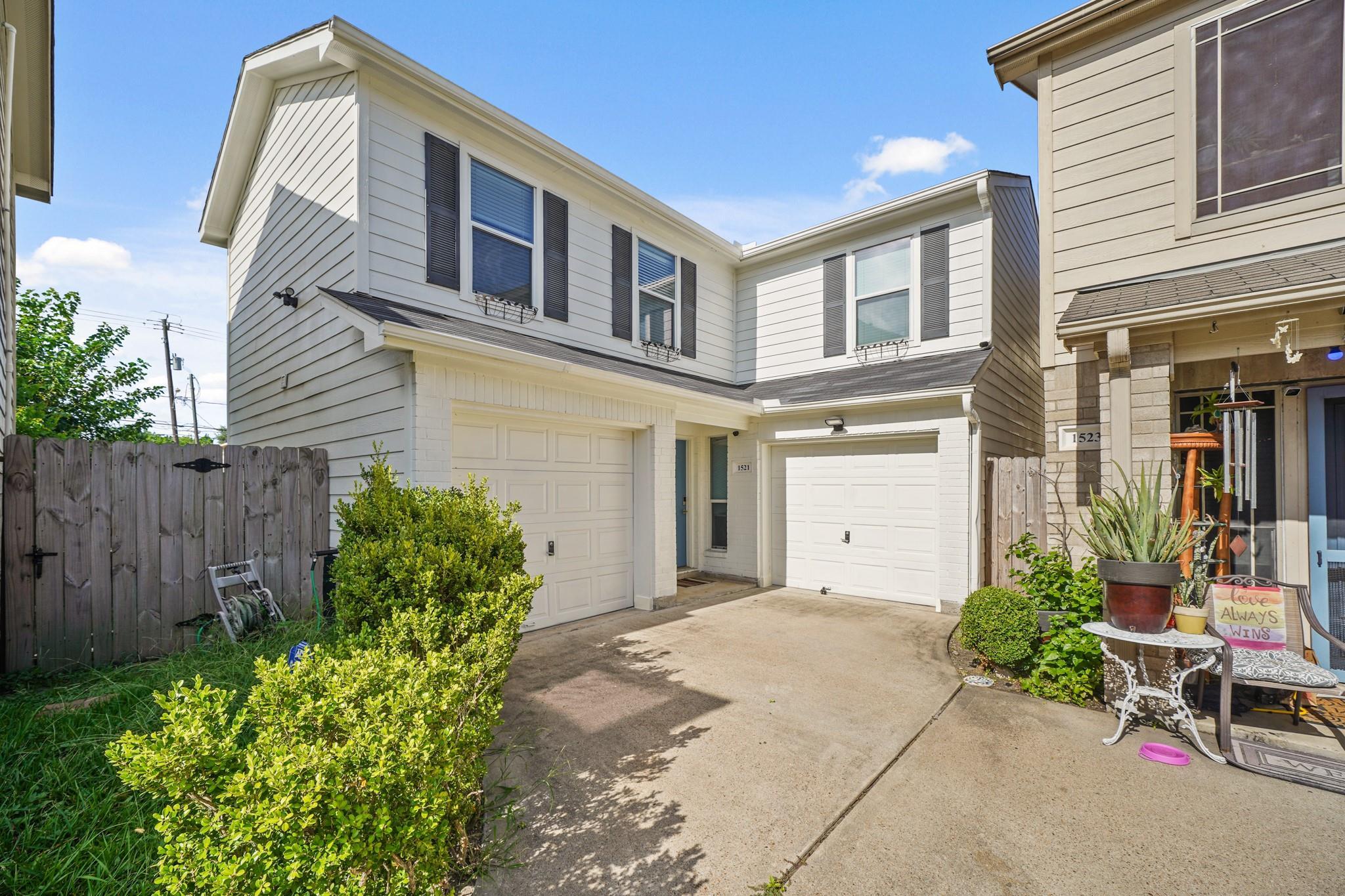 Property Photo: 1521 Saulnier Street TX 77019