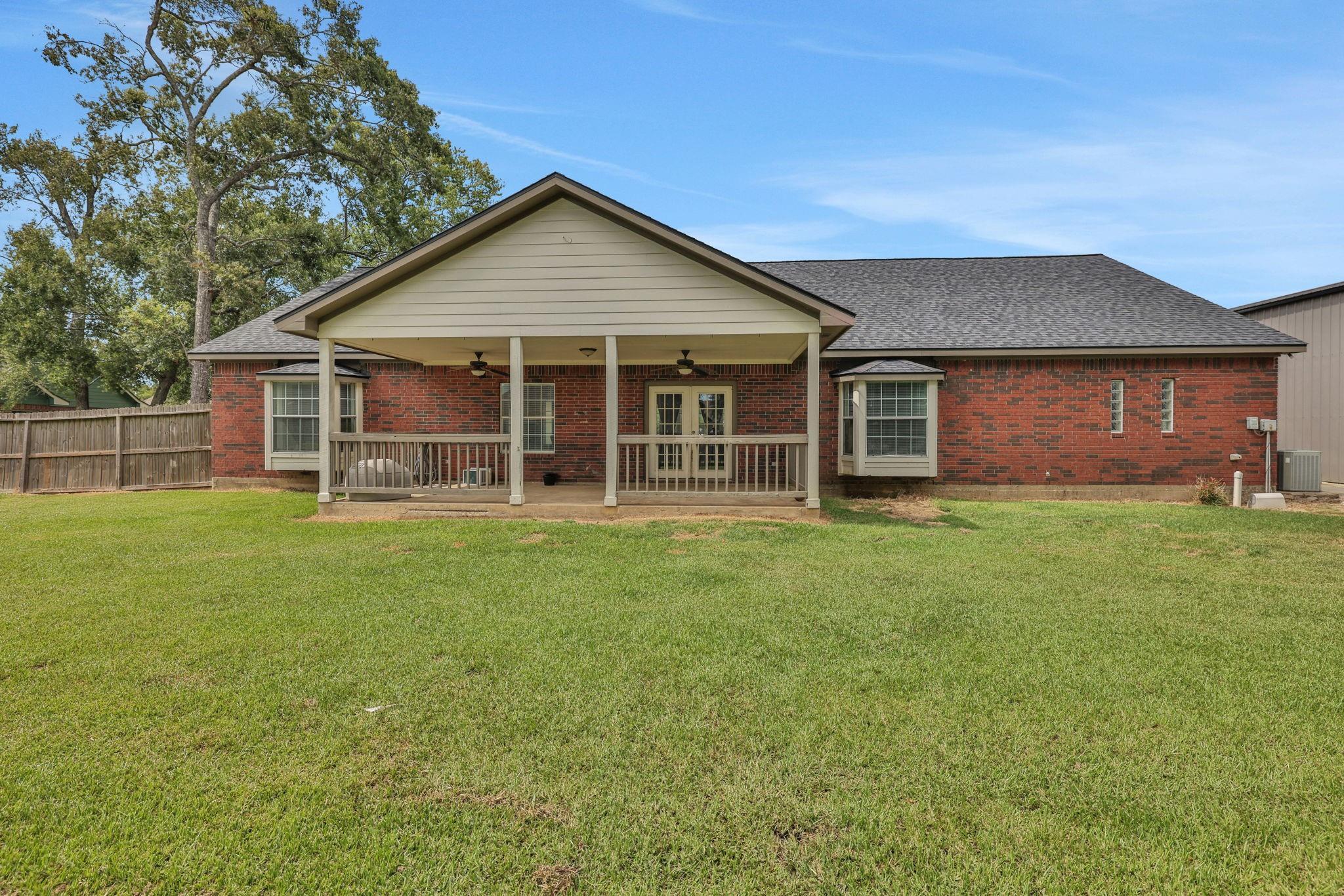 Property Photo: 6202 Oleander Drive TX 77523