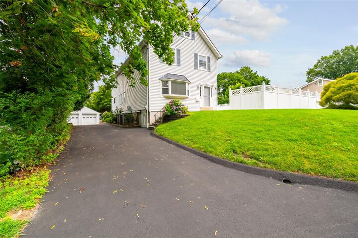 Property Photo:  172 Henry Street  NY 10511 
