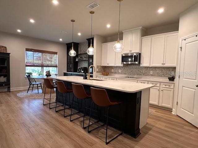 Property Photo: 2118 Aibonito Circle FL 34711