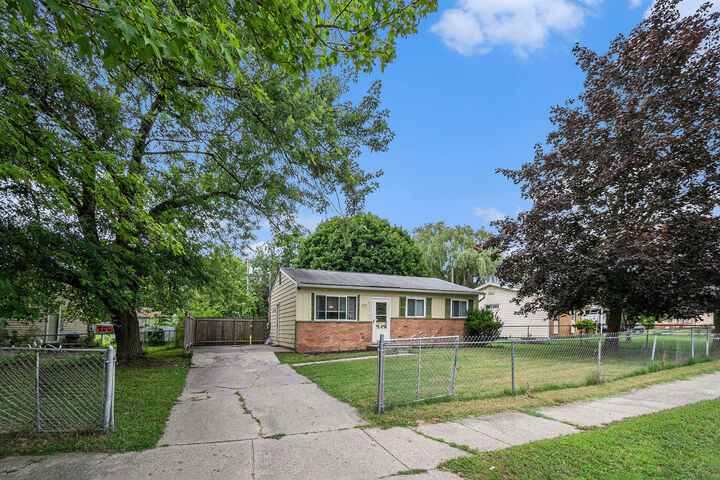 Property Photo:  3400 Radford Drive  MI 48911 
