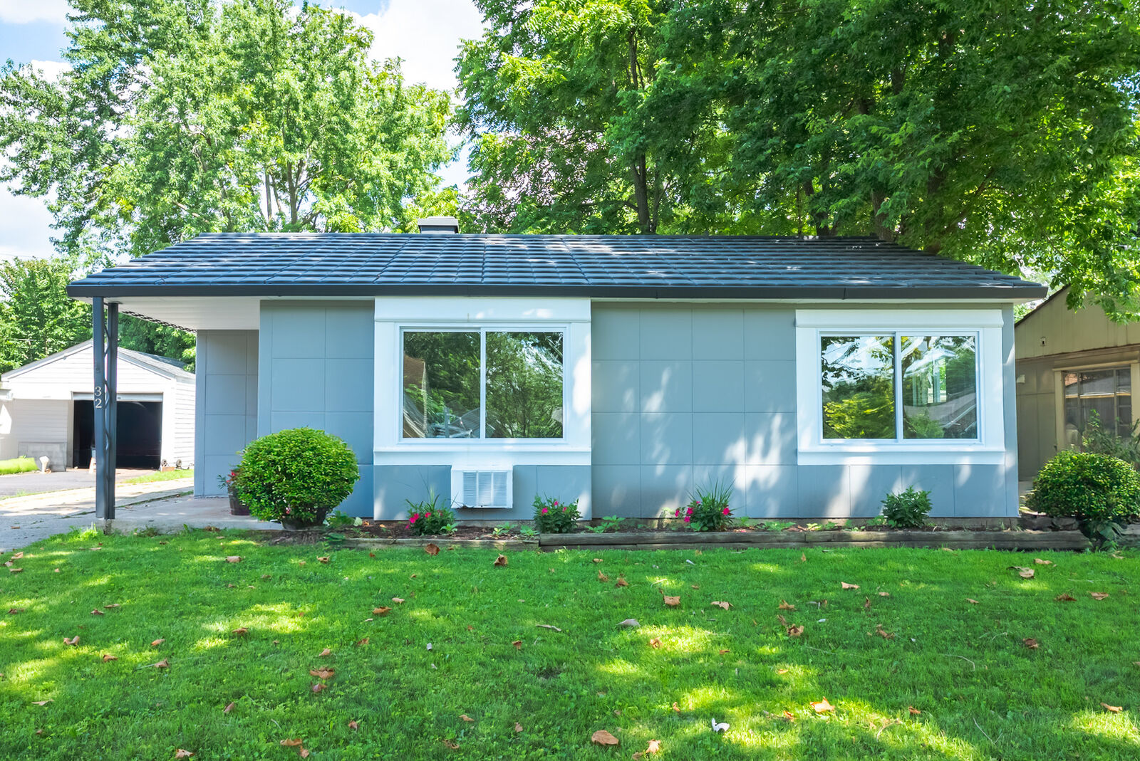 Property Photo: 32 S Rosedale Avenue IL 60506