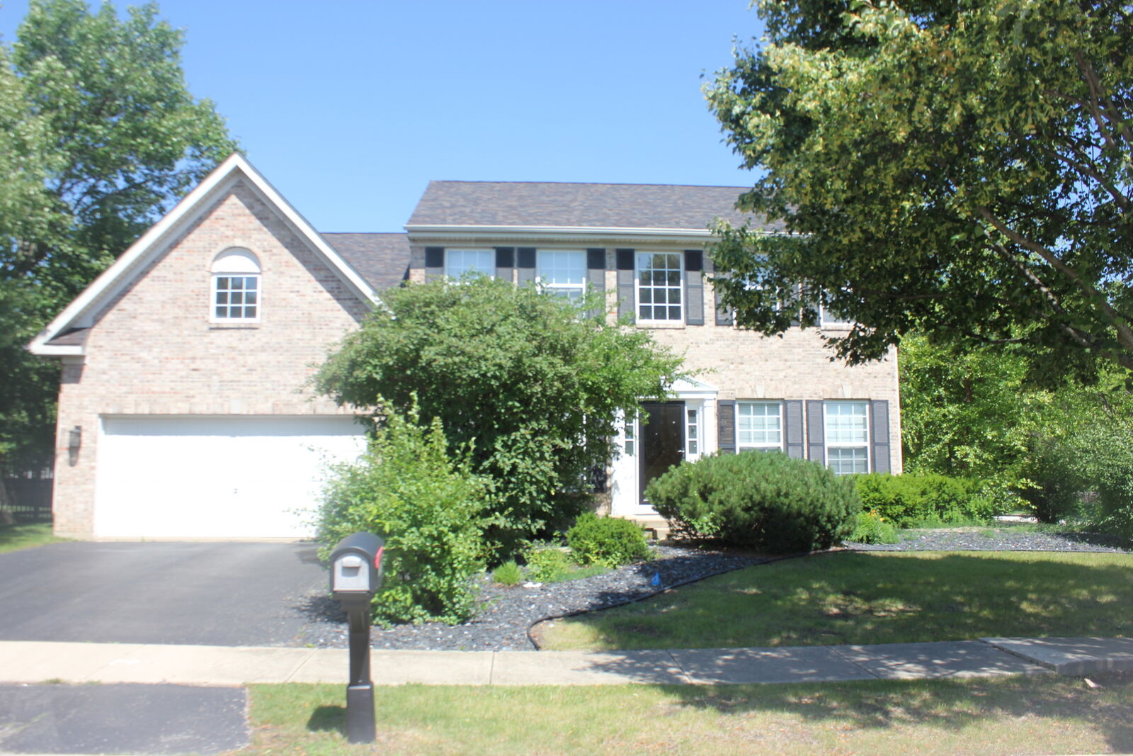 Property Photo: 700 N Sparkle Court IL 60543
