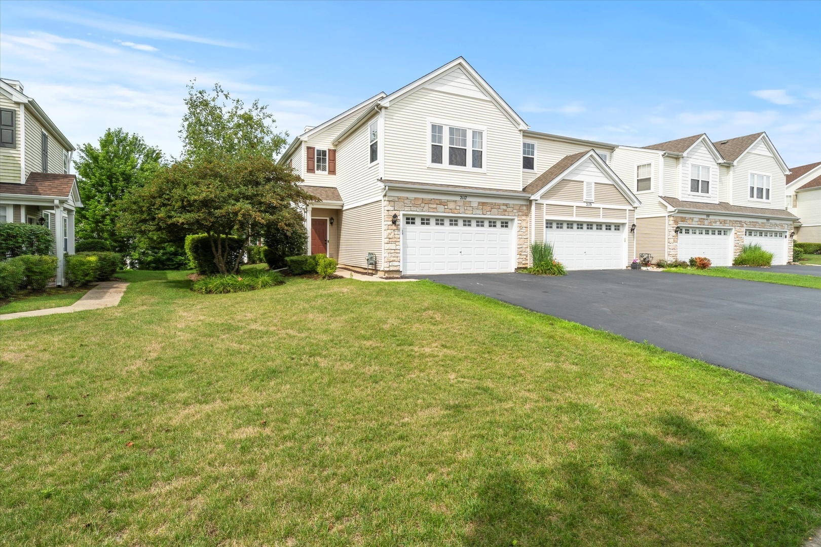 Property Photo: 2117 Limestone Lane IL 60110