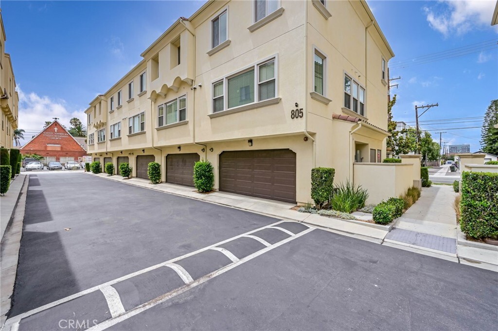 Property Photo:  805 S Anaheim Boulevard 103  CA 92805 