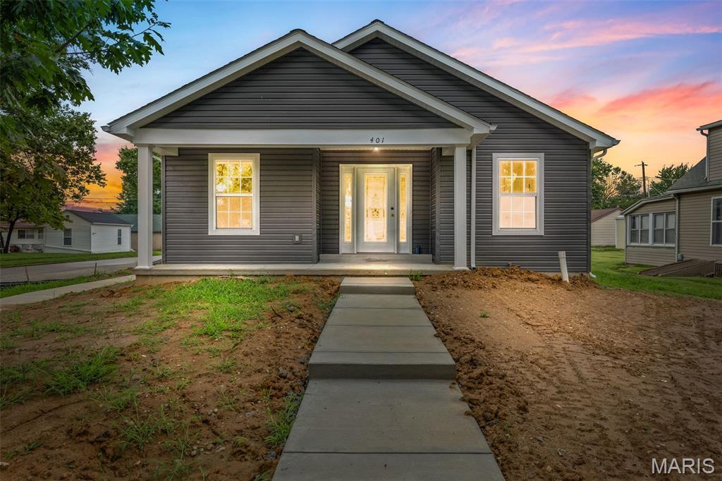 Property Photo:  401 Jefferson Avenue  MO 63019 