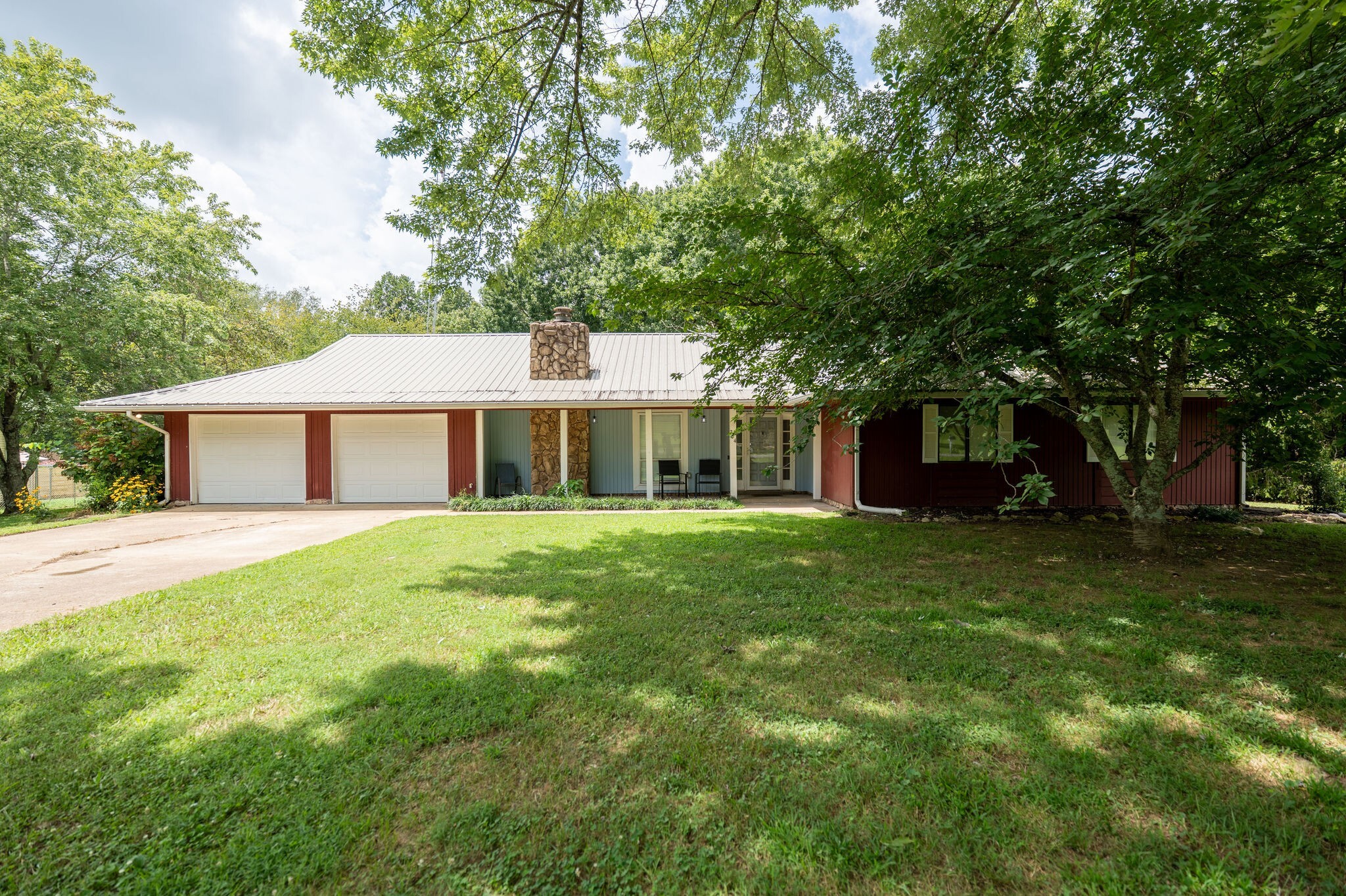 Property Photo: 204 State Ave TN 38464