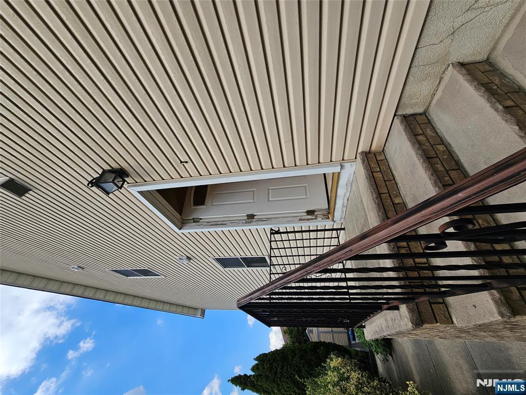 Property Photo:  366 2nd Avenue 2nd Floor  NJ 07071 