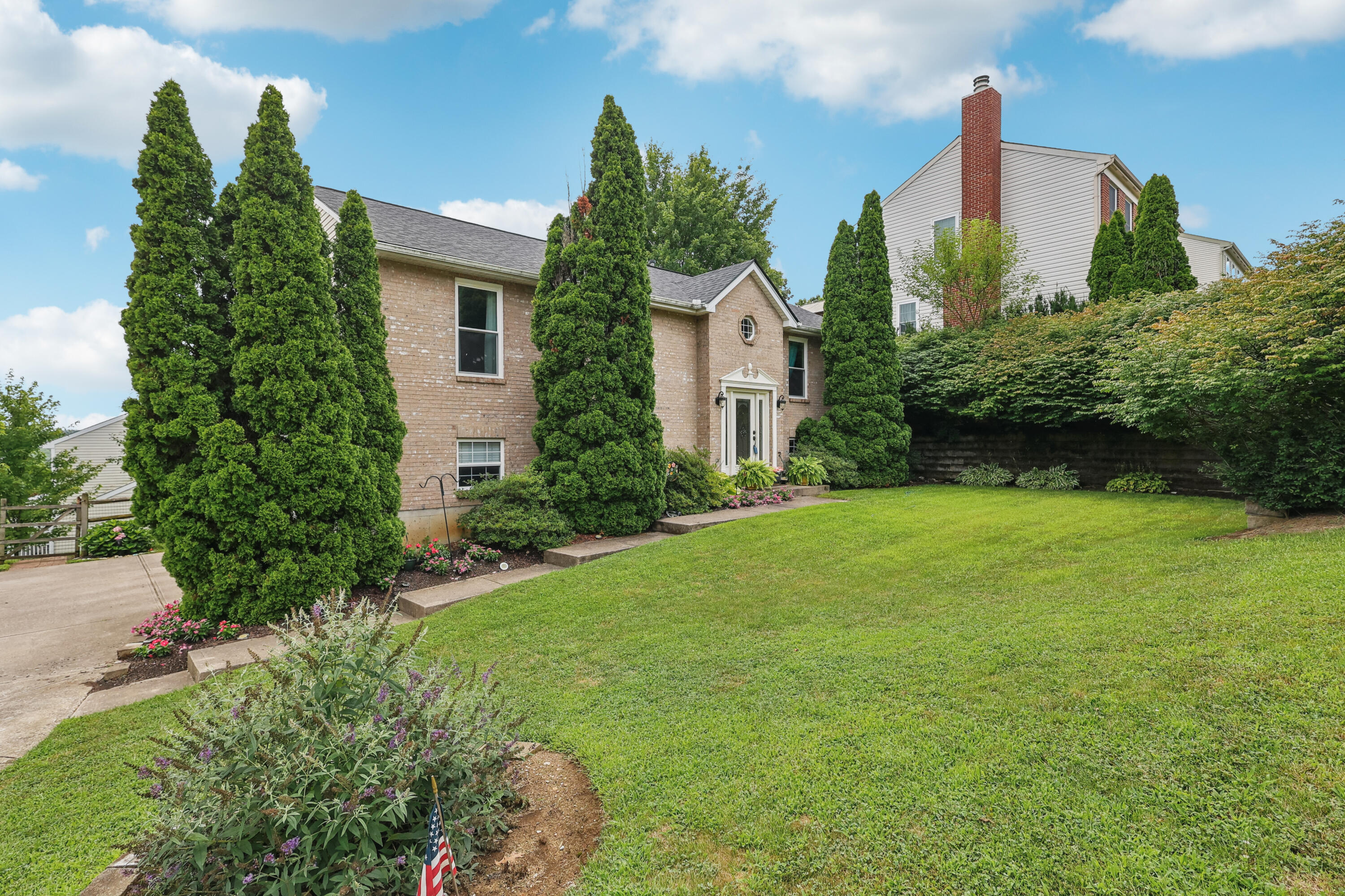 106 Aspen Court  Newport KY 41071 photo