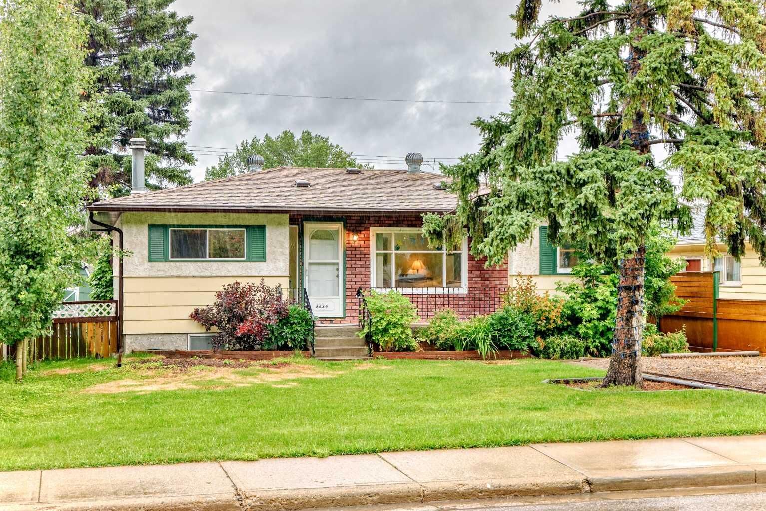 Property Photo: 8624 33 Avenue NW AB T3B 1M3