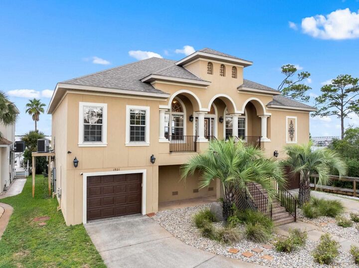 Property Photo: 1921 Costa Verde Ct FL 32566