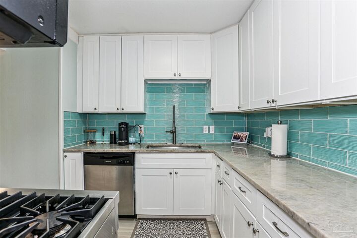Property Photo: 4519 Martha Ave FL 32506