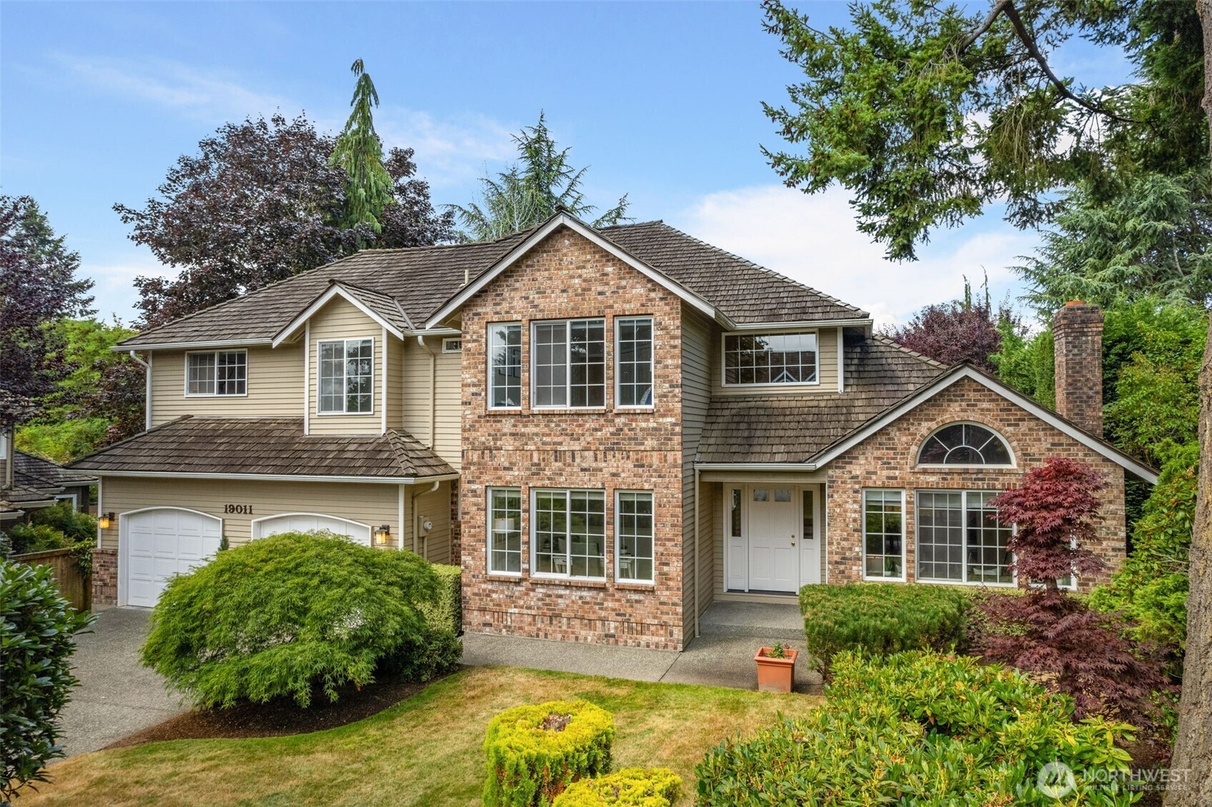 19011  64th Avenue NE  Kenmore WA 98028 photo