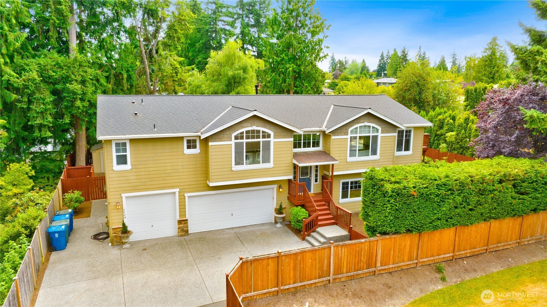 Property Photo: 7724 203rd Street SW WA 98026