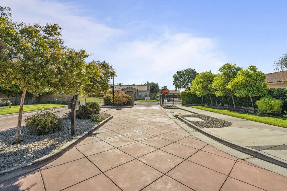 Property Photo: 3009 La Vina Circle CA 93635